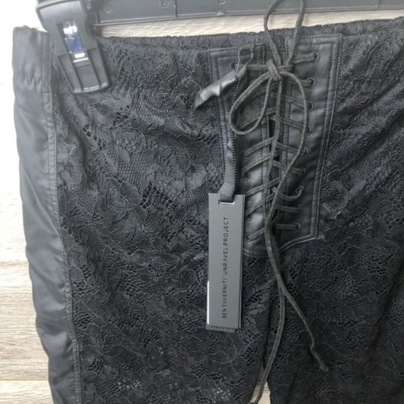 Unravel Project Size 27 Lace Layered Cycling Short - Picture 6 of 10